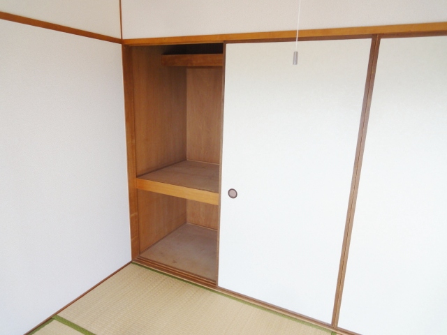 収納　同物件別号室の写真です。