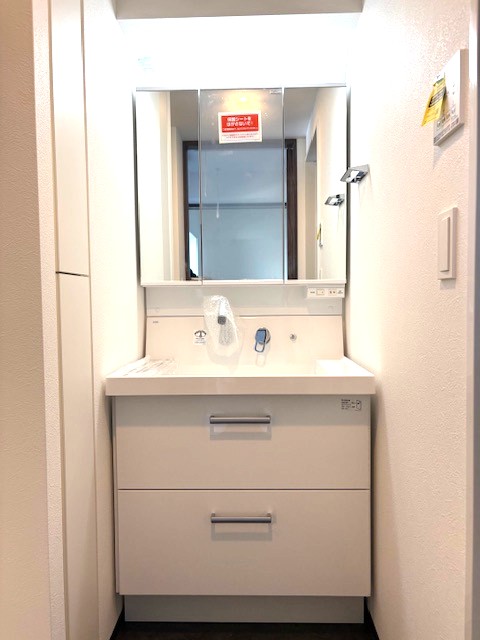 その他　大型引き出し式洗面台　工事中