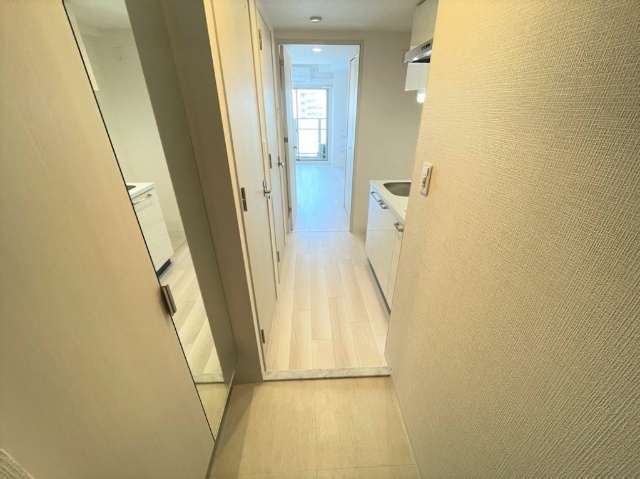 玄関　同タイプ４０２建築中の時の写真です。