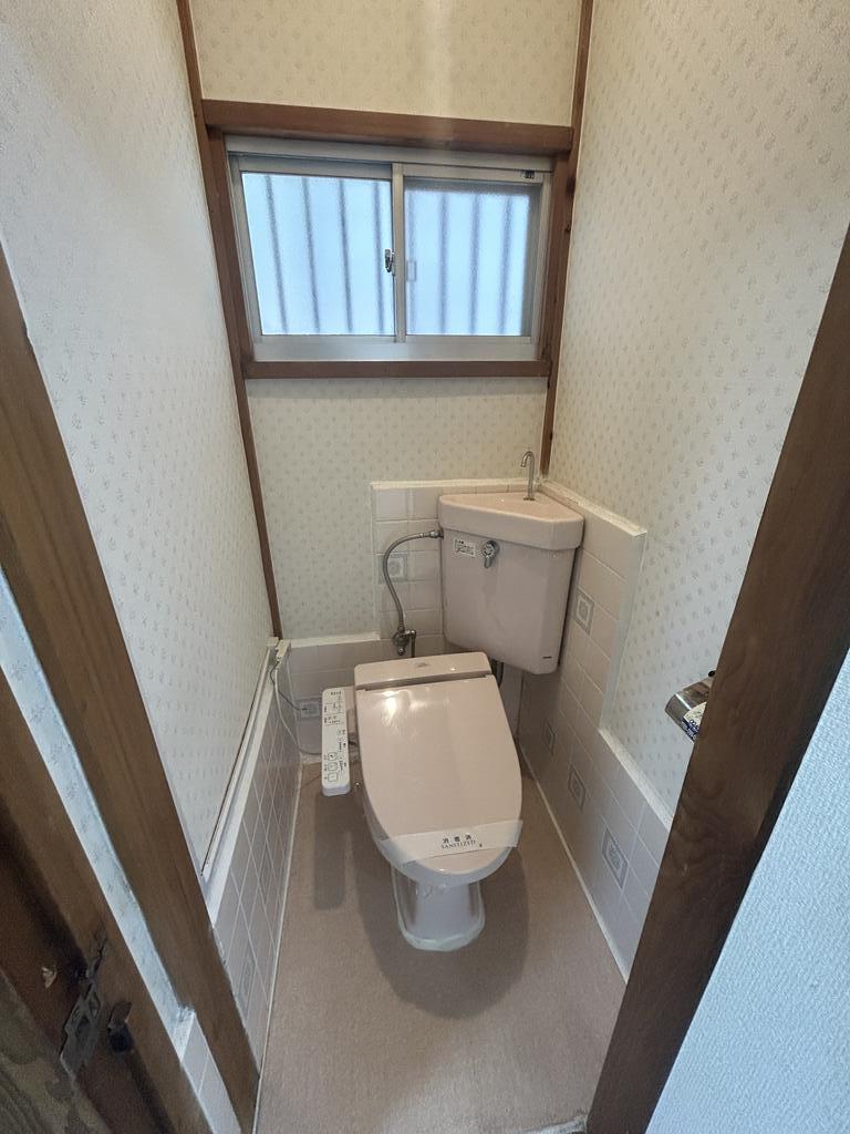 東大阪市中石切5-1-23 貸家のトイレ写真