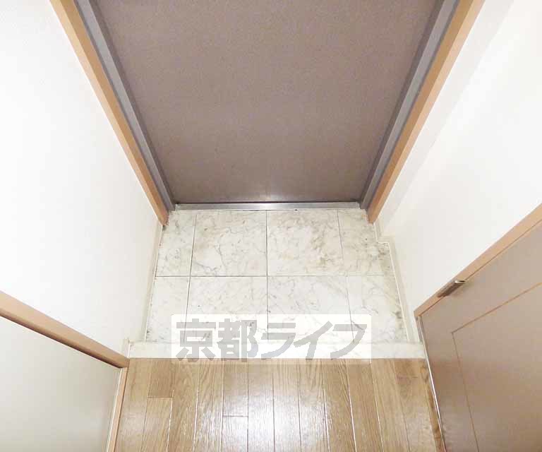 玄関　大きな段差がありません
