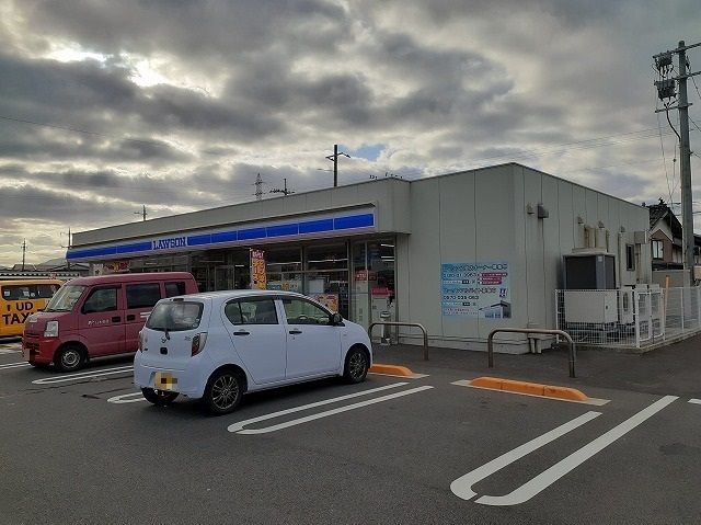 コンビニ　ローソン 倉吉小鴨店（コンビニ）まで900m