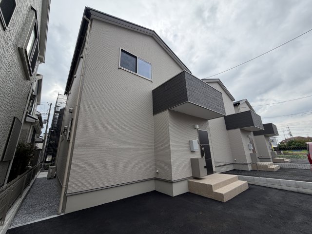 建物外観　★新築★南西向★駐車場２台無料★都市ガス★ネット無料★