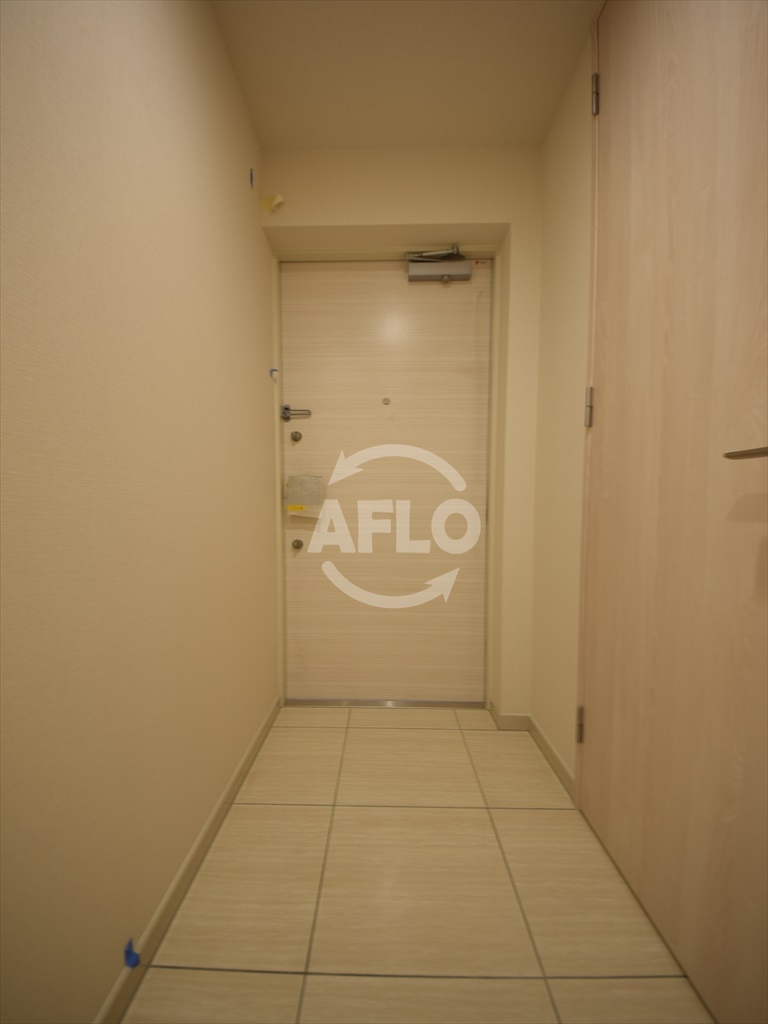 玄関　OPUS RESIDENCE SHINSAIBASHI SO