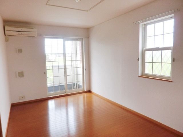 その他部屋・スペース　中部屋には側面の窓がありません。