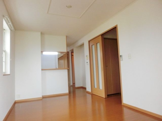 居室・リビング　日当り良好です。