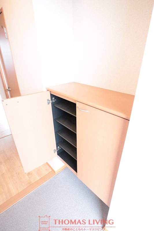 その他　写真は同物件の別号室です。