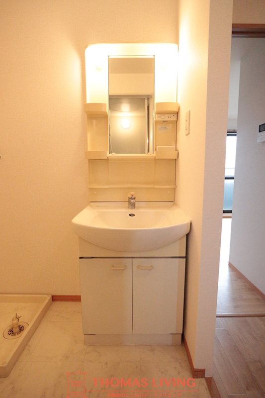 洗面設備　写真は同物件の別号室です。