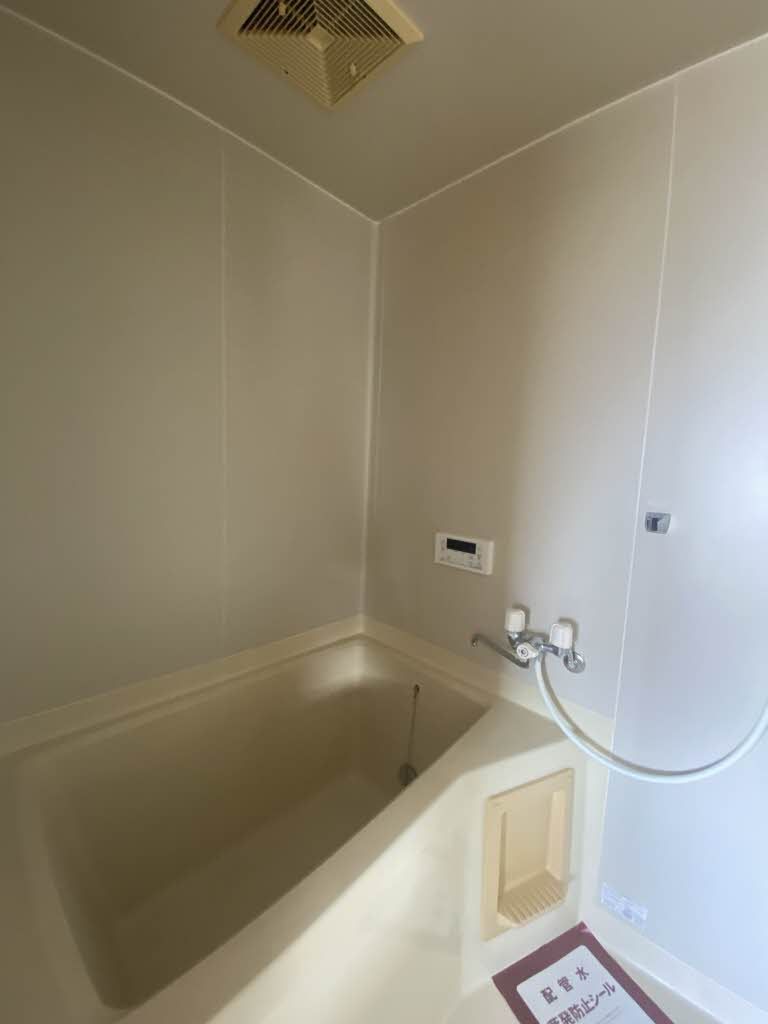 バス・シャワールーム　バスルーム