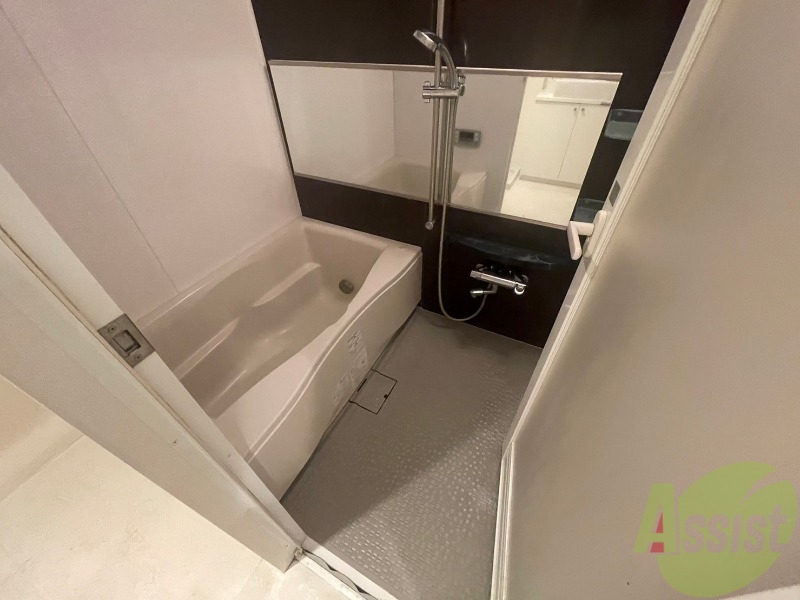 バス・シャワールーム　お風呂になります。一日の疲れを癒してくださいね。