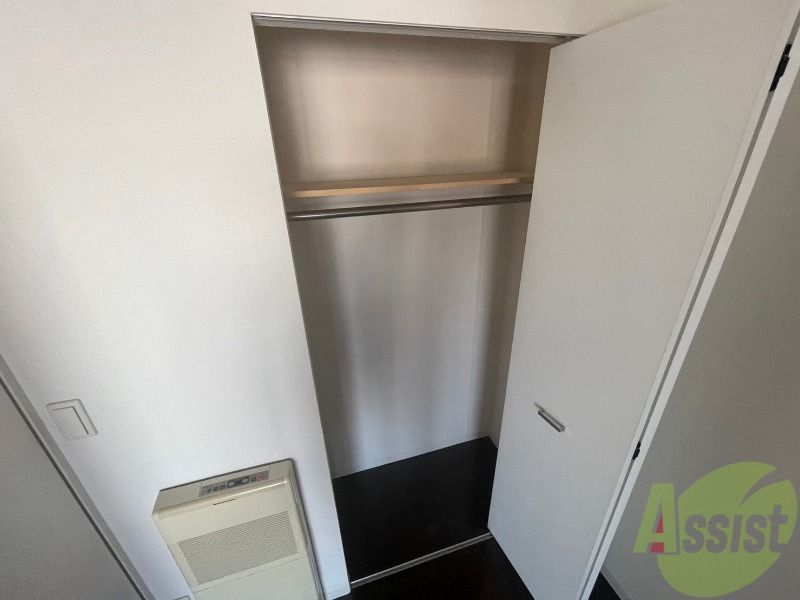 収納　寝室の収納です。ウォーキングクローゼットでスペースもたっぷり