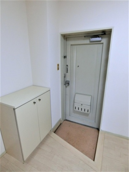 玄関　※別部屋の写真です