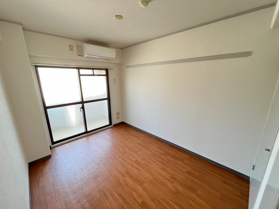 居室・リビング　※別部屋の写真です