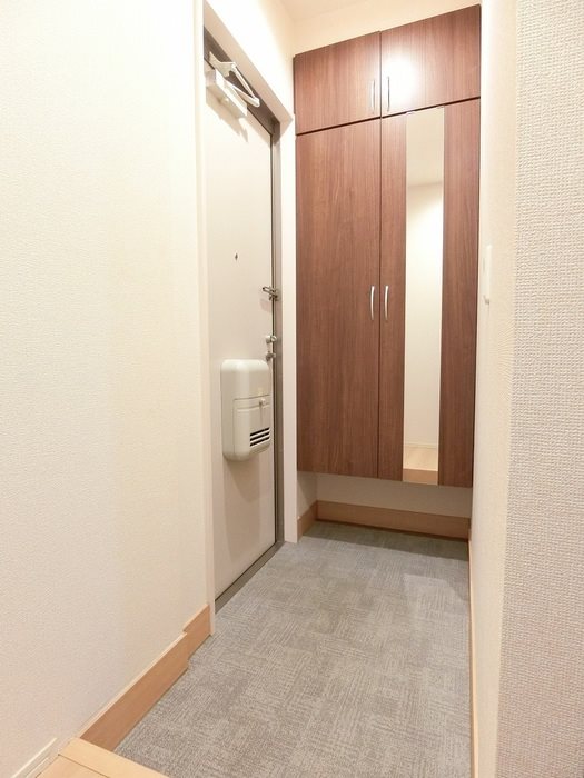 玄関　※同物件別号室参考写真