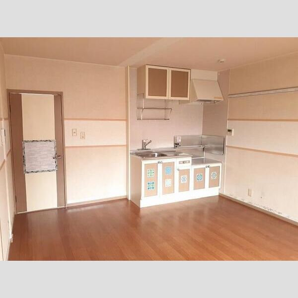 居室・リビング　広々としてるのでわんちゃんとの生活も楽しめそうですね！