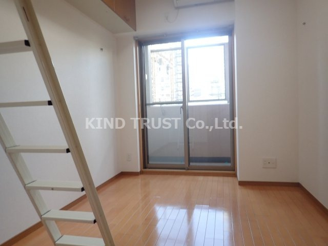 居室・リビング　明るいお部屋です