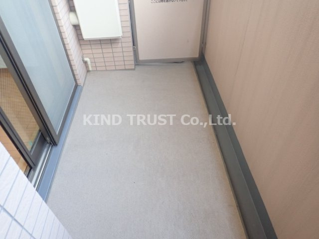 バルコニー　外からの目が気にならないバルコニーで洗濯物が干せます