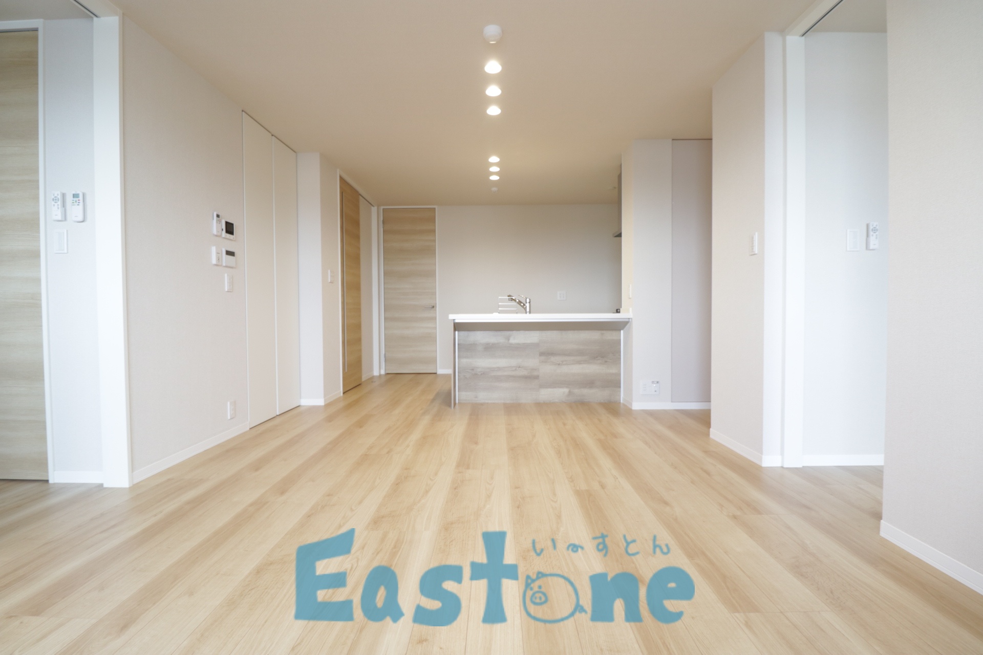 居室・リビング　温かみのある配色