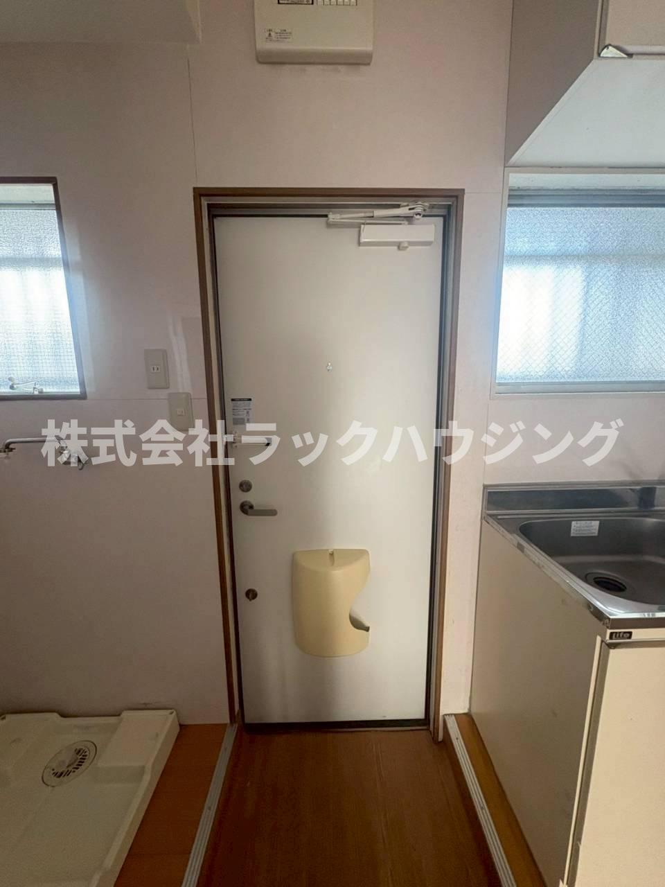 玄関　【お部屋さがしはラックハウジングにお問合せ下さいませ♪】