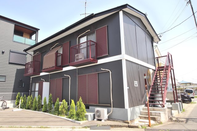 建物外観　2021年、2022年内外装リフォーム済み！