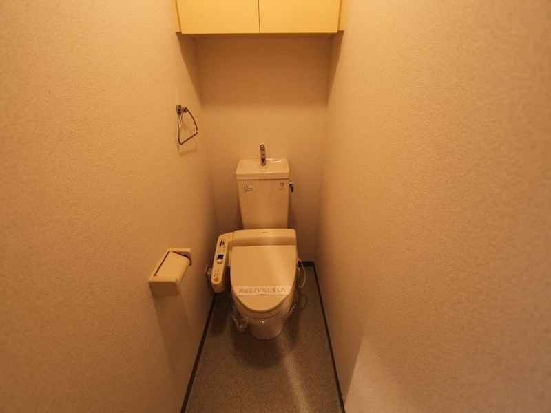 トイレ　温水洗浄暖房便座付トイレ
