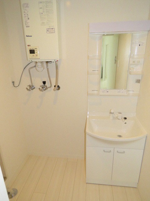 洗面設備　シャワードレッサー付きです♪