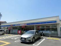 コンビニ　ローソン ドラッグシグマ八尾本町店（コンビニ）まで256m