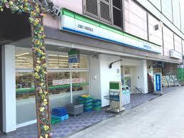 コンビニ　ファミリーマート 近鉄八尾駅前店（コンビニ）まで513m