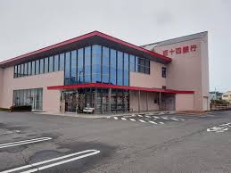 銀行　百十四銀行観音寺東部支店（銀行）まで643m