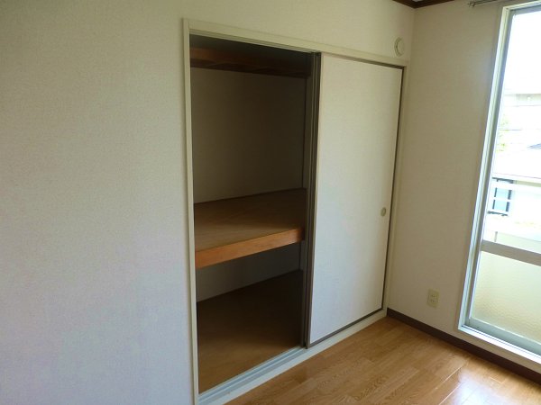収納　押入れ