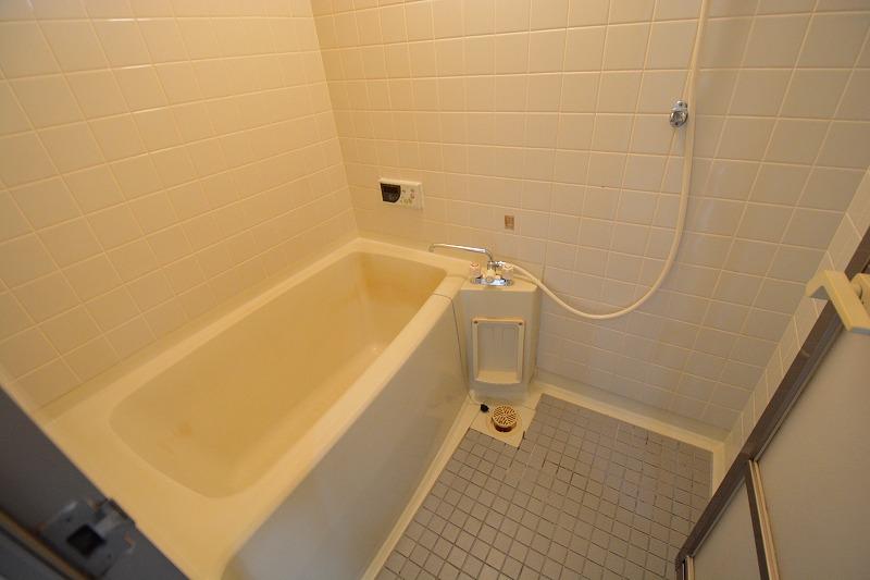 バス・シャワールーム　追い焚き機能付きで便利！