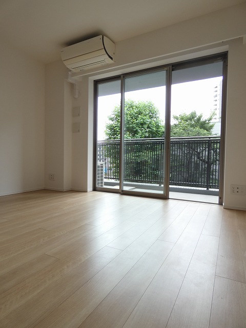 居室・リビング　内観1