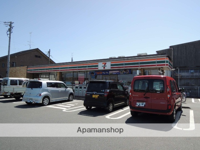 コンビニ　セブンイレブン（コンビニ）まで378m