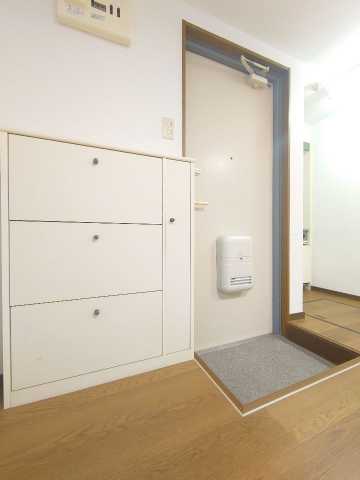 玄関　シャルレ早稲田