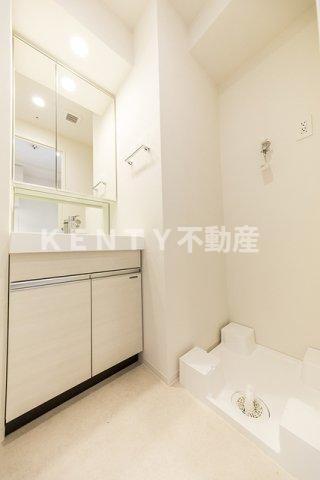 洗面設備　スペースが確保できる洗面所です