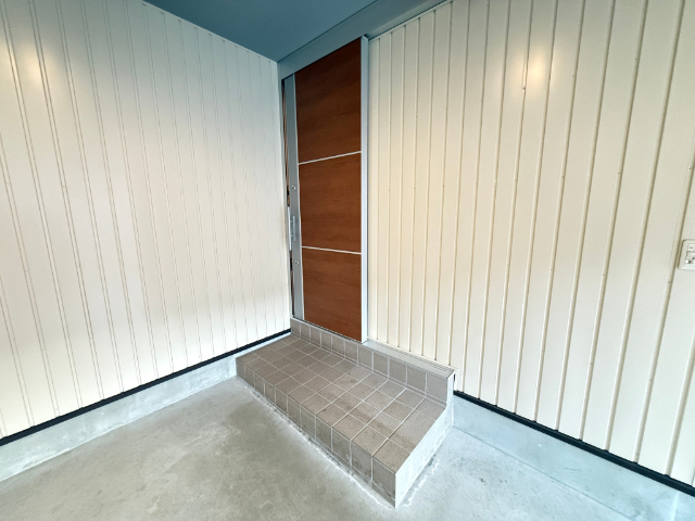 玄関　現況の物を優先とします