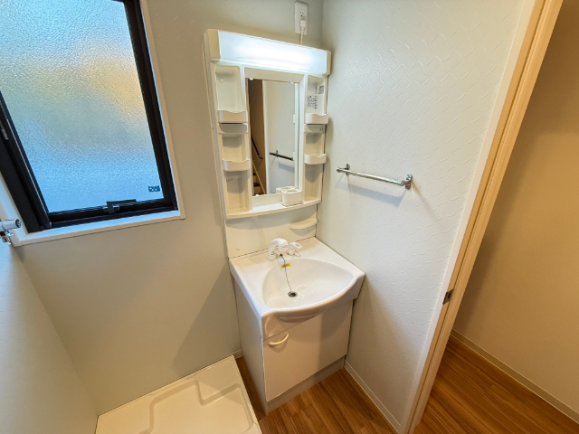 洗面設備　現況の物を優先とします