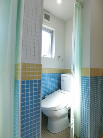 トイレ　203の写真（壁紙はグレーに変更）