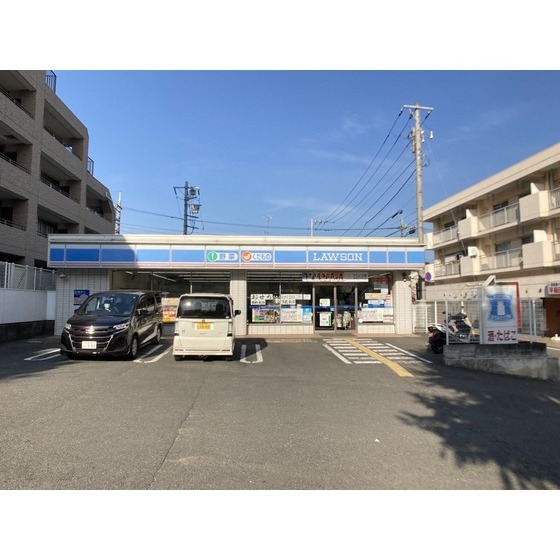 コンビニ　ローソン町田成瀬中央通店（コンビニ）まで477m