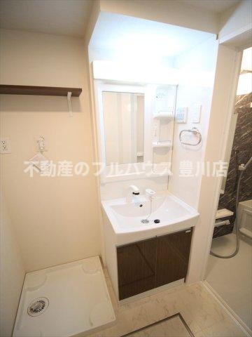 洗面設備　写真は同型タイプ別物件