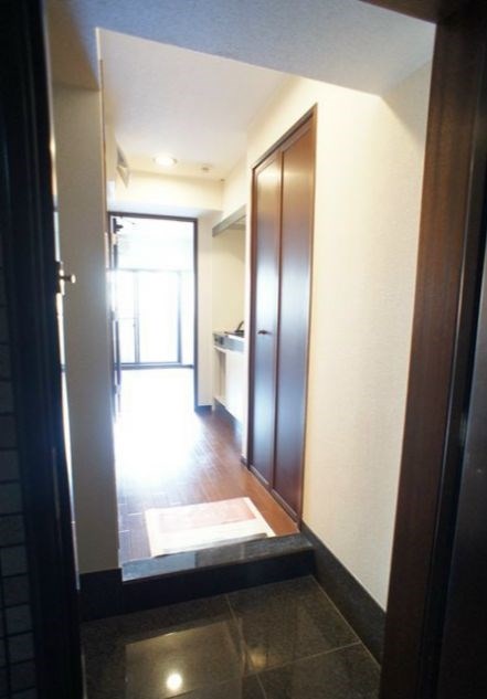 玄関　家具家電付きマンション