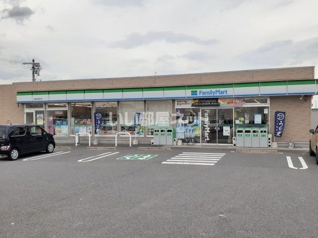 コンビニ　ファミリーマート 鈴鹿庄野町店（コンビニ）まで282m