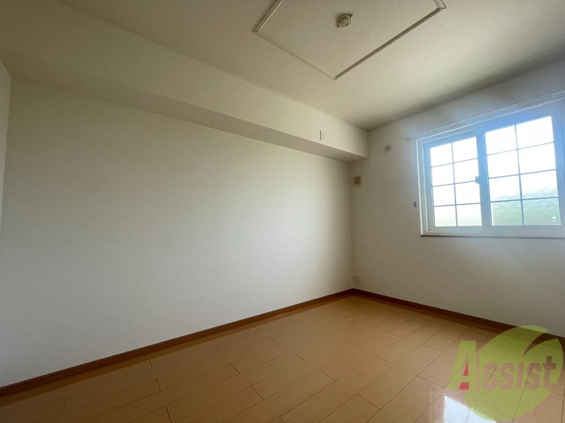 その他部屋・スペース　６．０帖の寝室です。ダブルベットも置ける広さがあります！