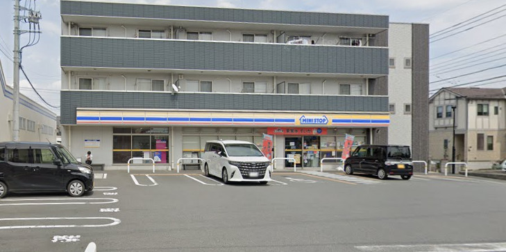 コンビニ　ミニストップ東越谷3丁目店（コンビニ）まで407m