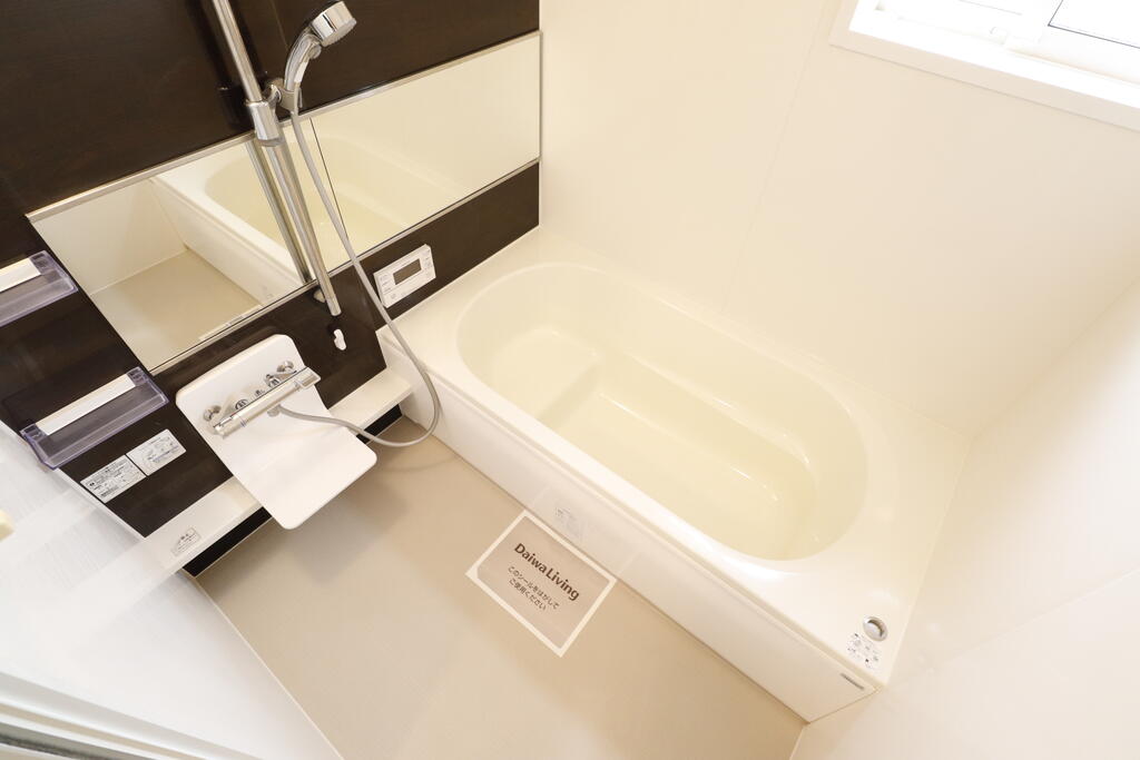 バス・シャワールーム　清潔感溢れる浴室♪