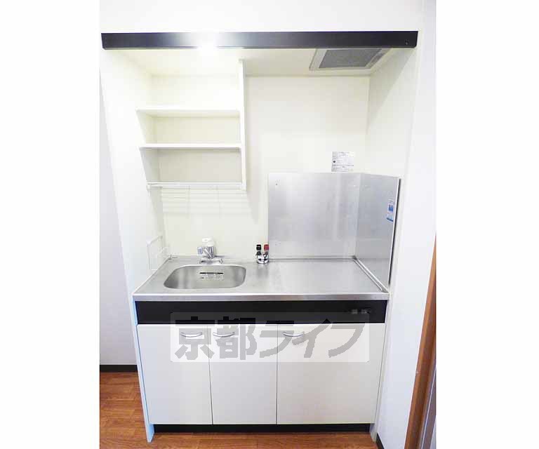 キッチン　２口コンロが置けます。