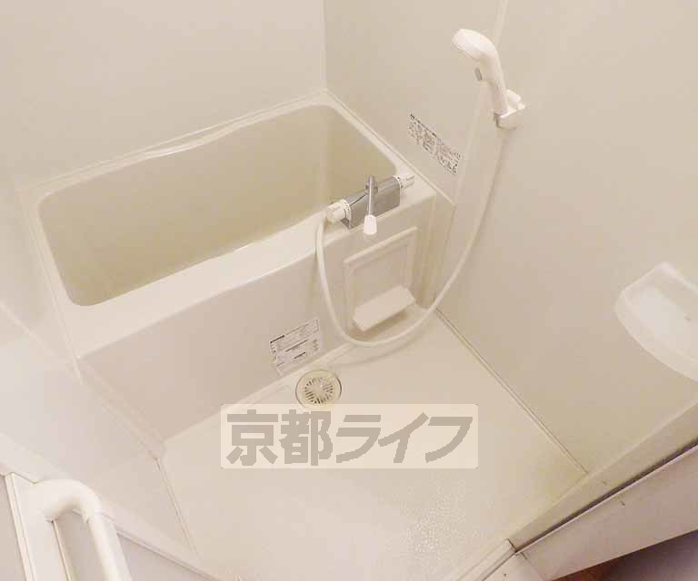 バス・シャワールーム　綺麗です。