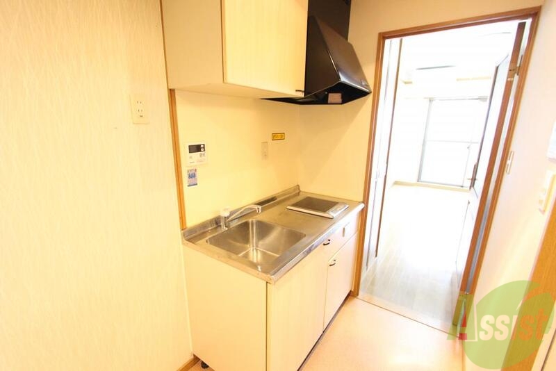 キッチン　一人暮らしにピッタリサイズ掃除もらくらくです。