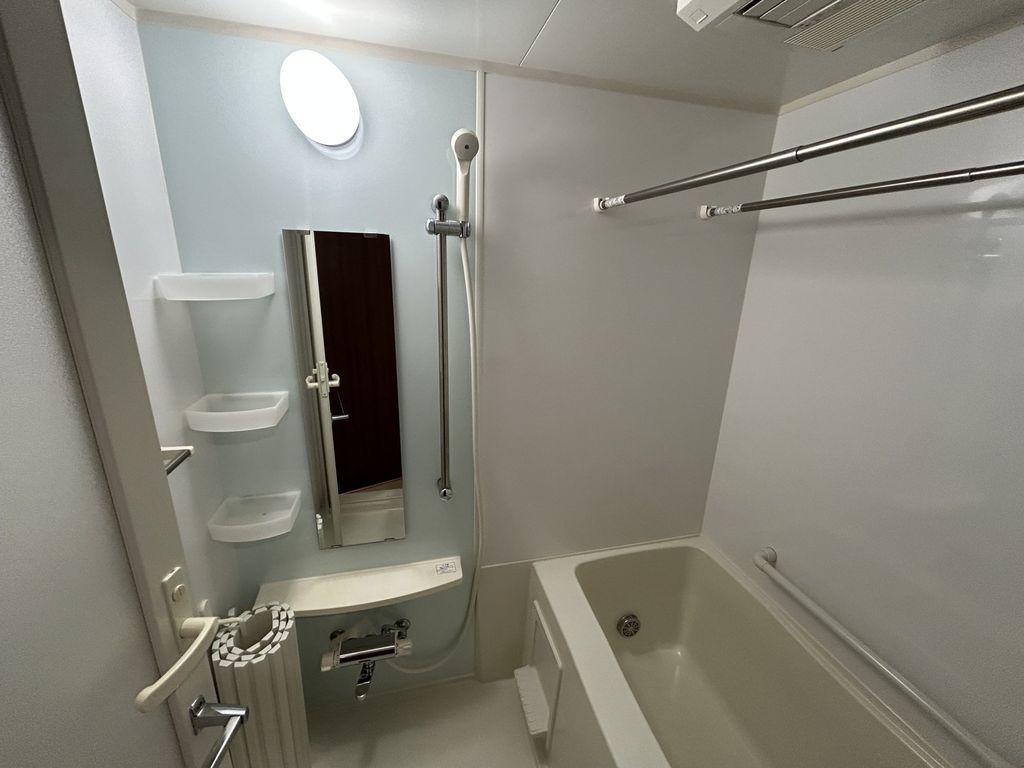 バス・シャワールーム　バス