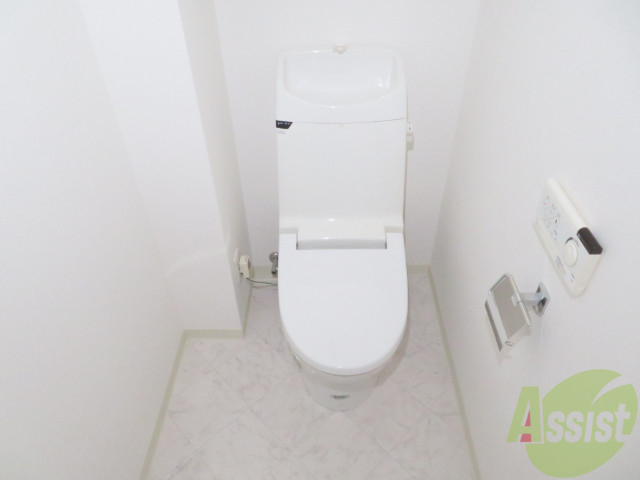 トイレ　ウォッシュレットタイプのおトイレです。快適で便利ですね。